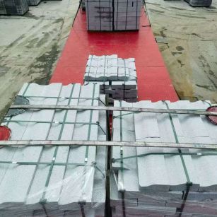 鞍山 芝麻白仿形加直形路沿石出货日常