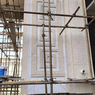 鞍山 黄金麻花岗岩别墅外墙干挂回纹造型效果