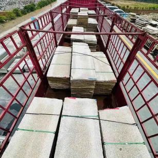 鞍山 黄金麻花岗岩荔枝面，光面毛板装车完成