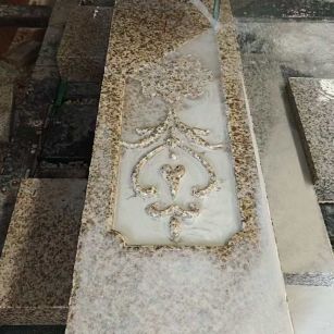 鞍山 黄金麻花岗岩异形加工雕刻栏杆大柱