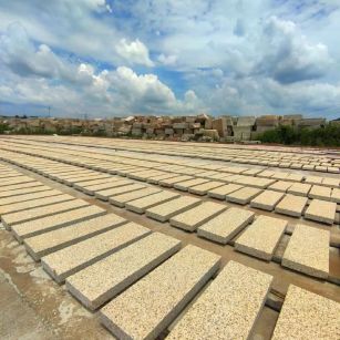 鞍山 黄金麻花岗岩荔枝面地铺石防护中