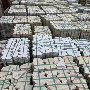 鞍山 黄金麻白麻花岗岩荔枝面地铺石(冰裂纹)