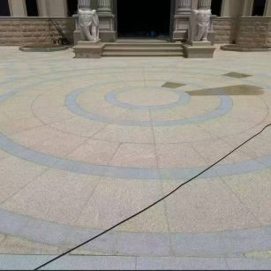 鞍山 黄金麻芝麻灰花岗岩石材地铺拼接效果