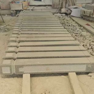 鞍山 芝麻白异形加工雕刻-栏杆大柱，方柱