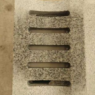 鞍山 芝麻白拉丝面花岗岩U型开槽排水槽