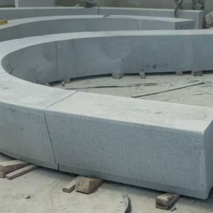 鞍山 芝麻白花岗岩光面弧形坐凳