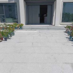 鞍山 芝麻白花岗岩地铺石地面铺装