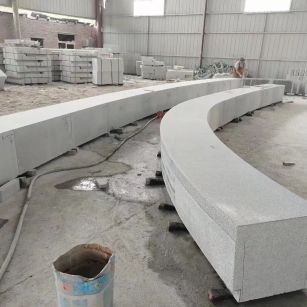 鞍山芝麻白花岗岩石板材 园林光面弧形坐凳