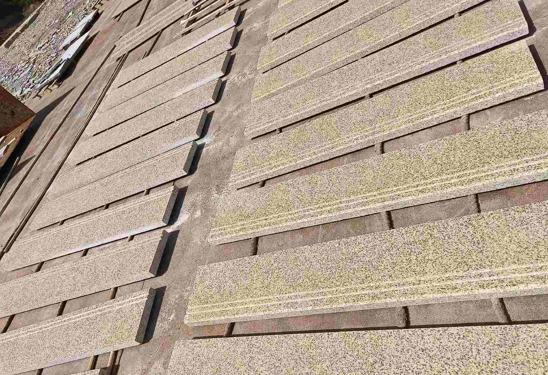 鞍山 黄金麻花岗岩光面楼梯踏步