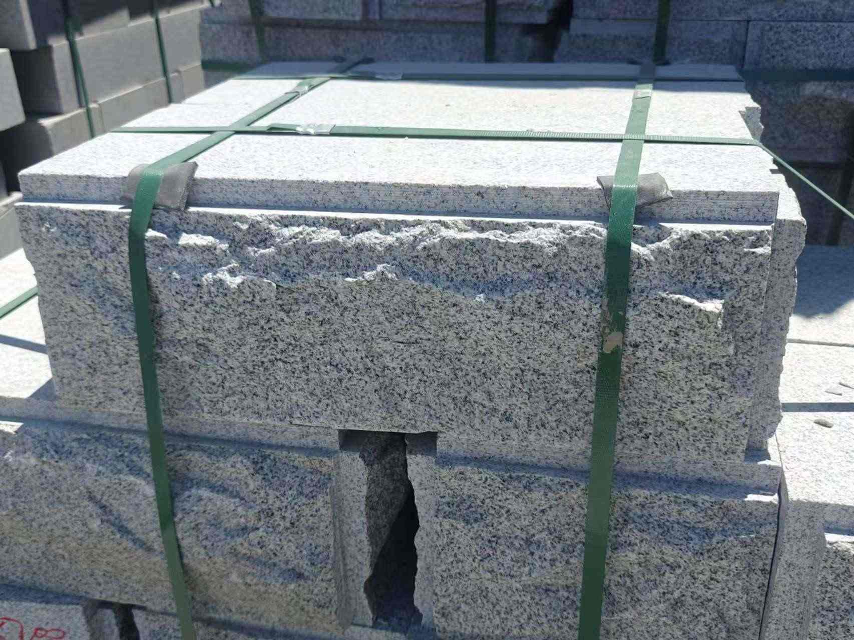 鞍山 芝麻白花岗岩自然面成品