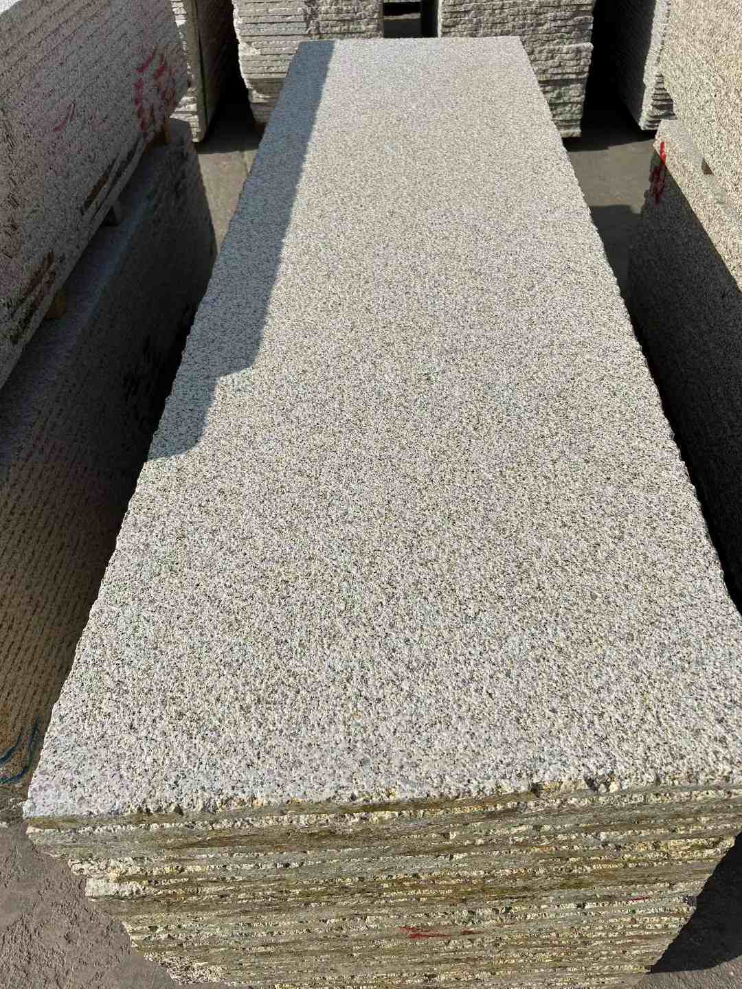 鞍山 黄金麻花岗岩荔枝面毛板，半成品