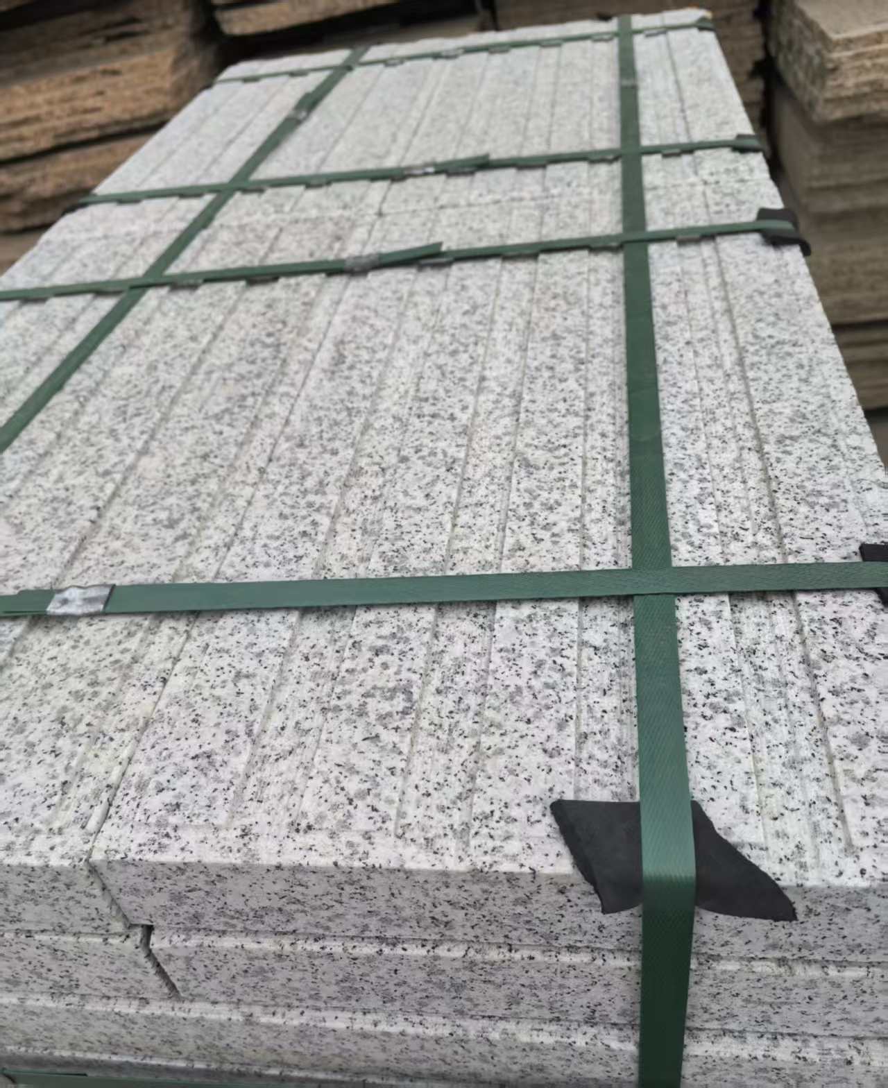 鞍山 白麻花岗岩直行盲道石，盲条，地铺石