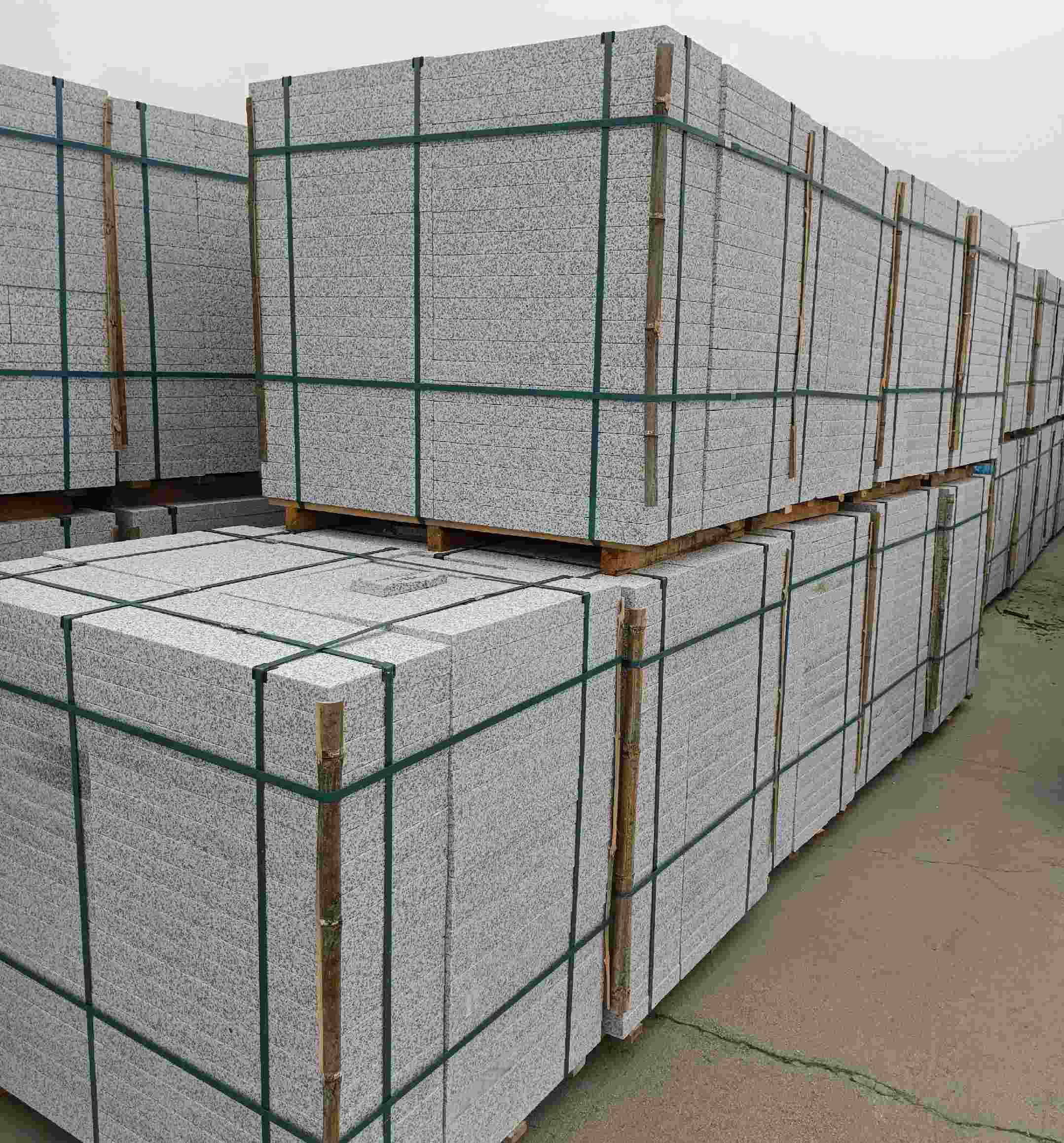 鞍山 白麻花岗岩石材荔枝面地铺石（300*600*50）