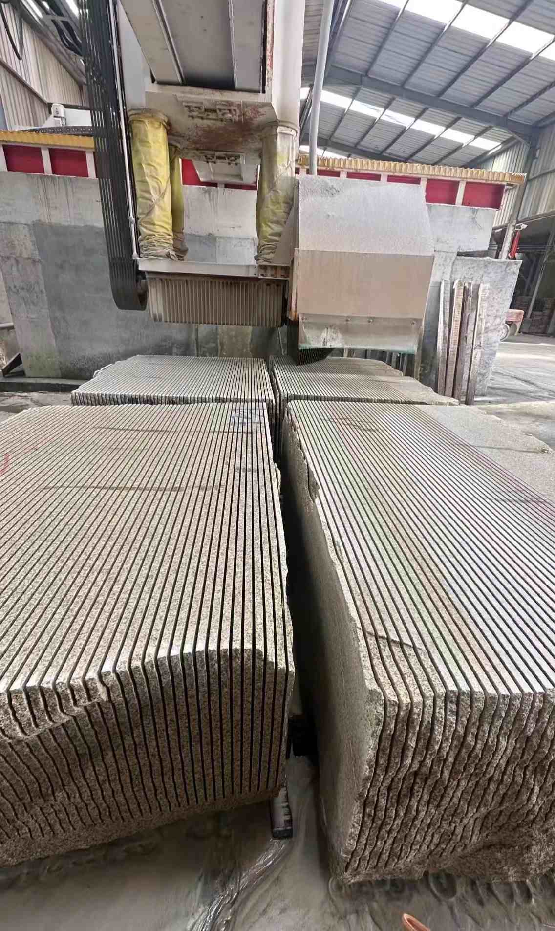 鞍山 车间生产日常，黄金麻白麻花岗岩