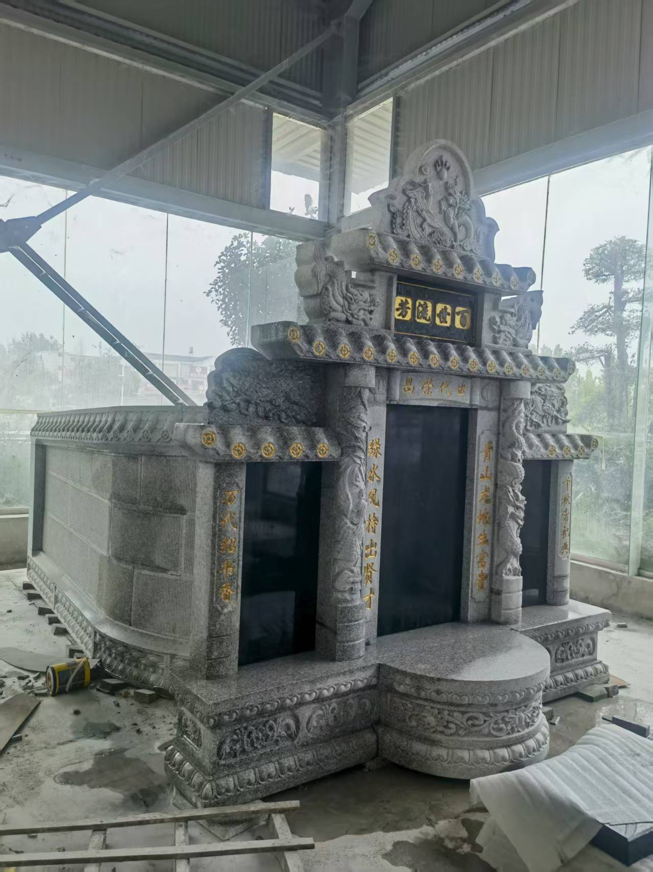 鞍山 芝麻白墓碑效果展示图