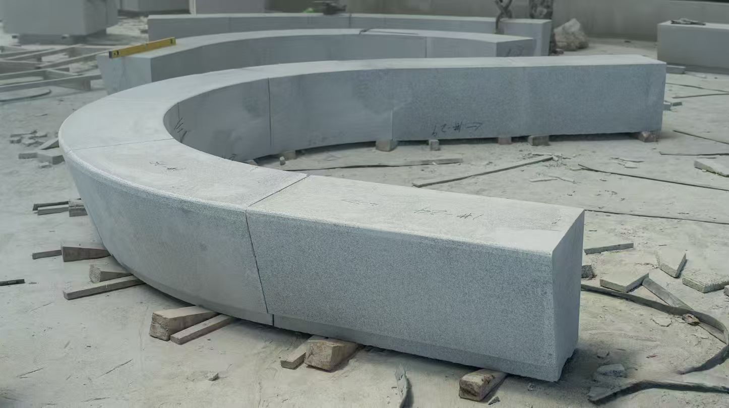 鞍山 芝麻白花岗岩光面弧形坐凳