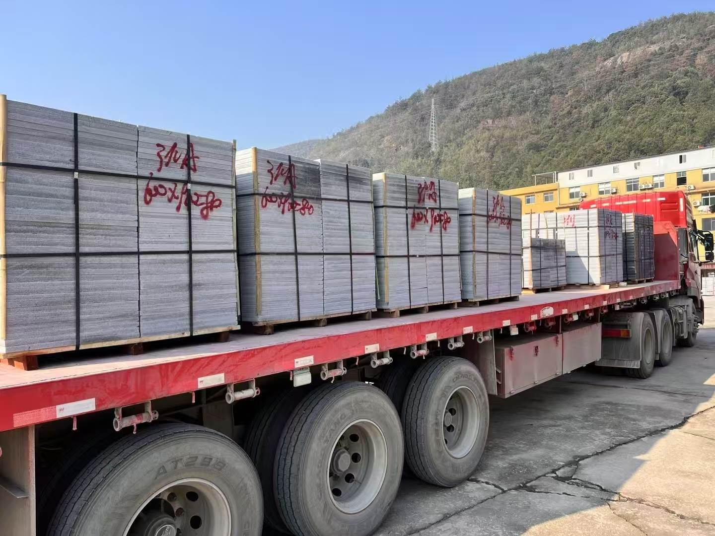 鞍山 芝麻灰地铺石出货日常