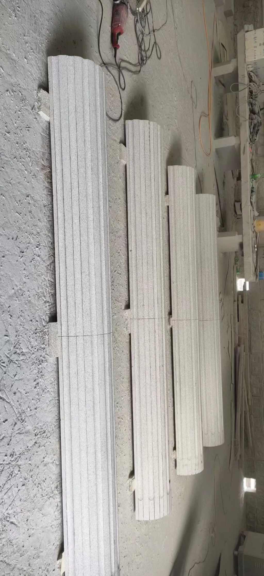 鞍山 花岗岩厂家带你看白麻花岗岩门楼大柱柱皮