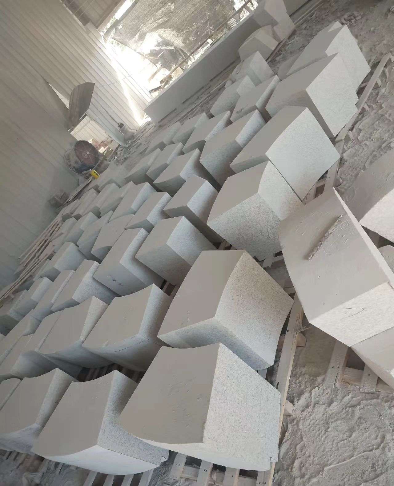 鞍山 白麻花岗岩异形坐凳