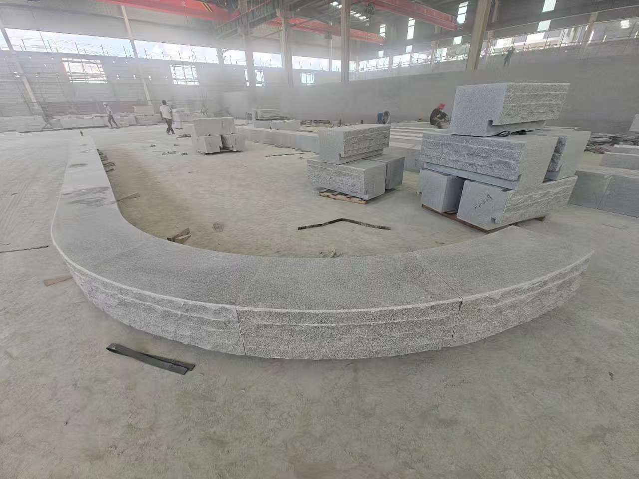 鞍山 芝麻白异形坐凳，自然面光面弧形加工