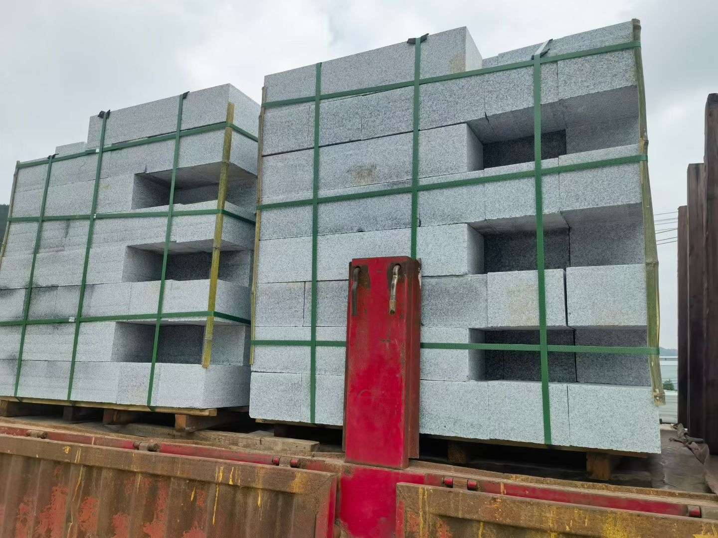 鞍山 芝麻白花岗岩路沿石，平石，路侧石，马路牙子，路缘石，立缘石，平缘石等