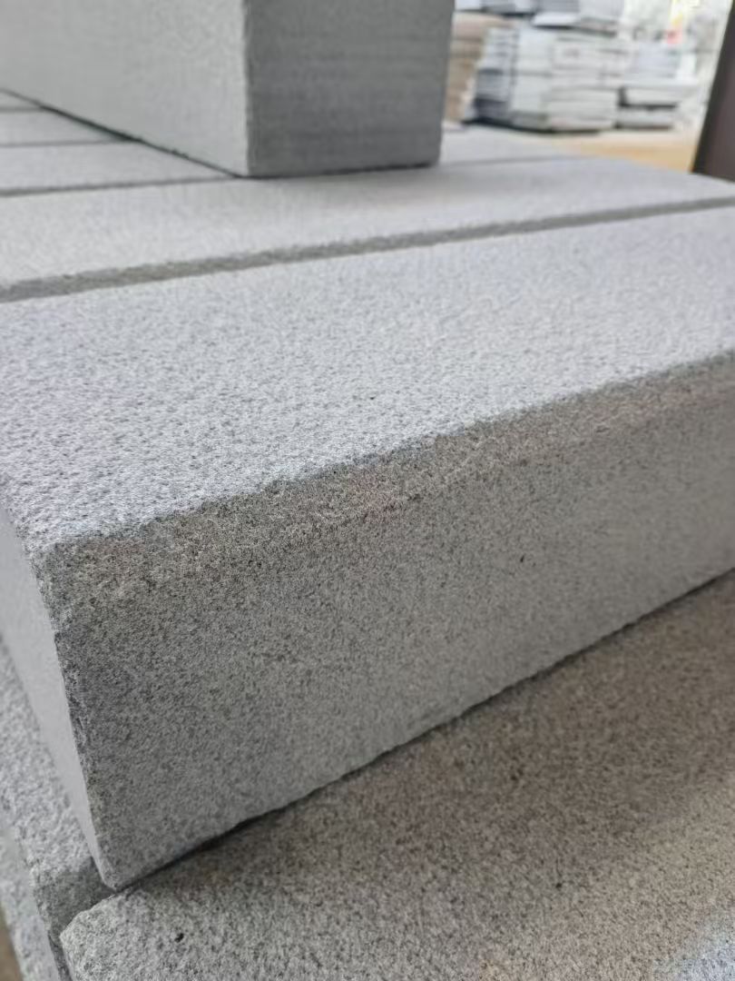 鞍山 芝麻灰荔枝面路沿石